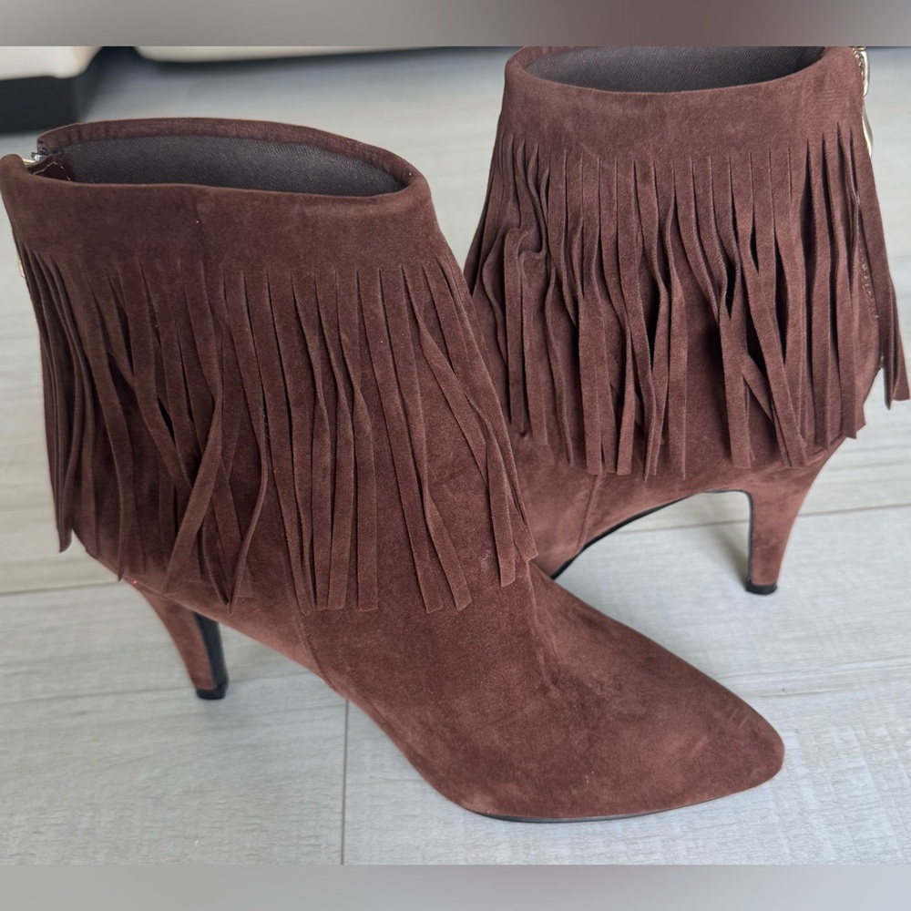 LIKE NEW Brown Western Fringe Suede Zipper Ankle Pointed Toe Booties Size 7.5